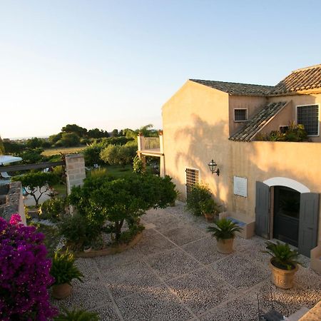 Baglio Sant'Andrea Bed & Breakfast Valderice Dış mekan fotoğraf