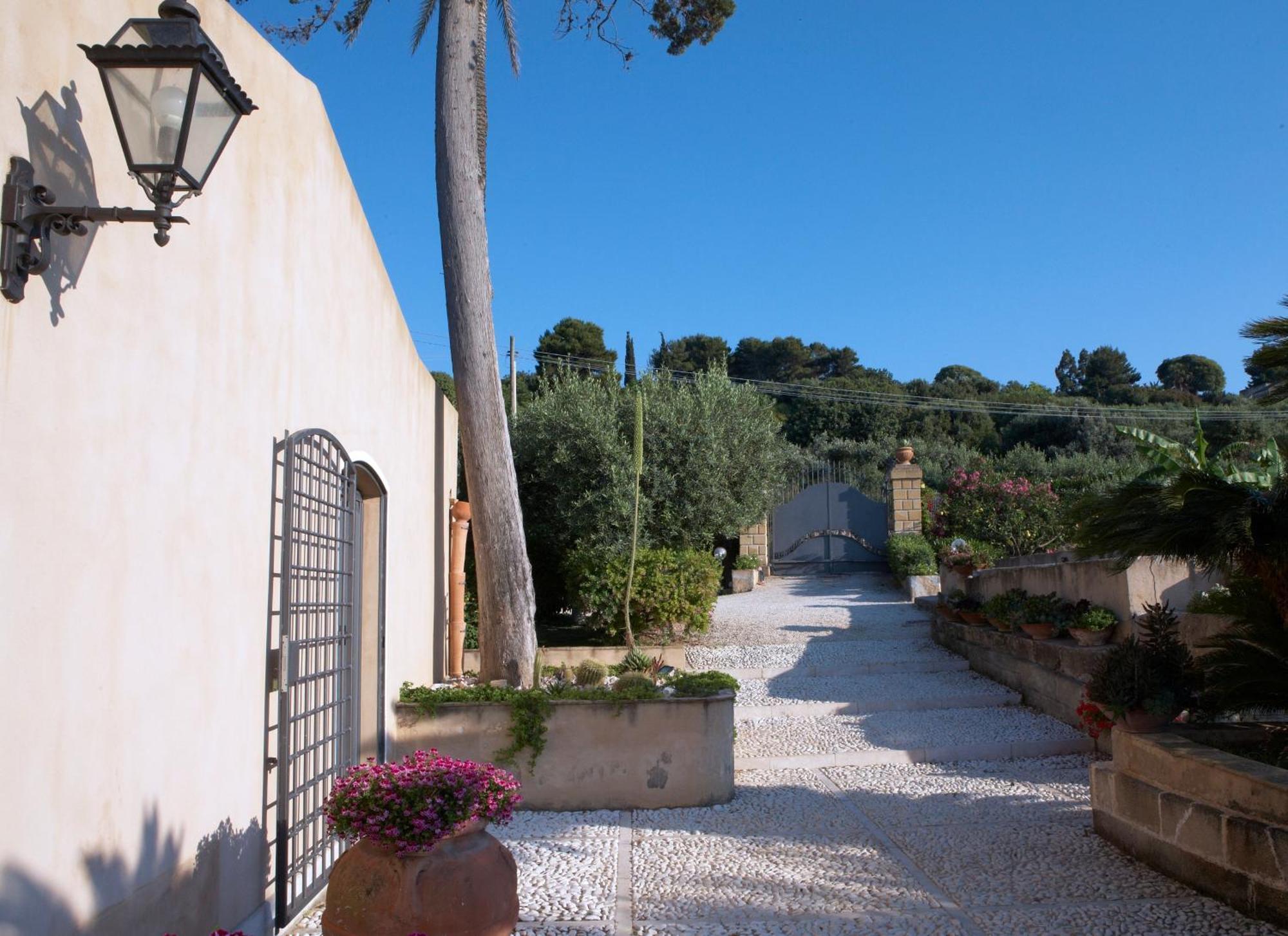 Baglio Sant'Andrea Bed & Breakfast Valderice Dış mekan fotoğraf