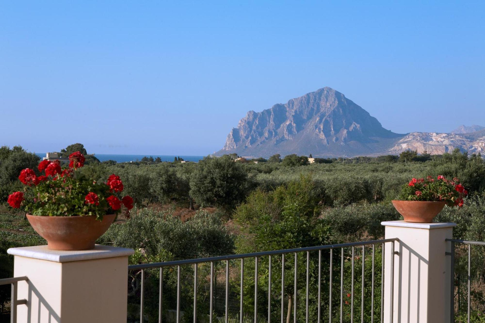 Baglio Sant'Andrea Bed & Breakfast Valderice Dış mekan fotoğraf