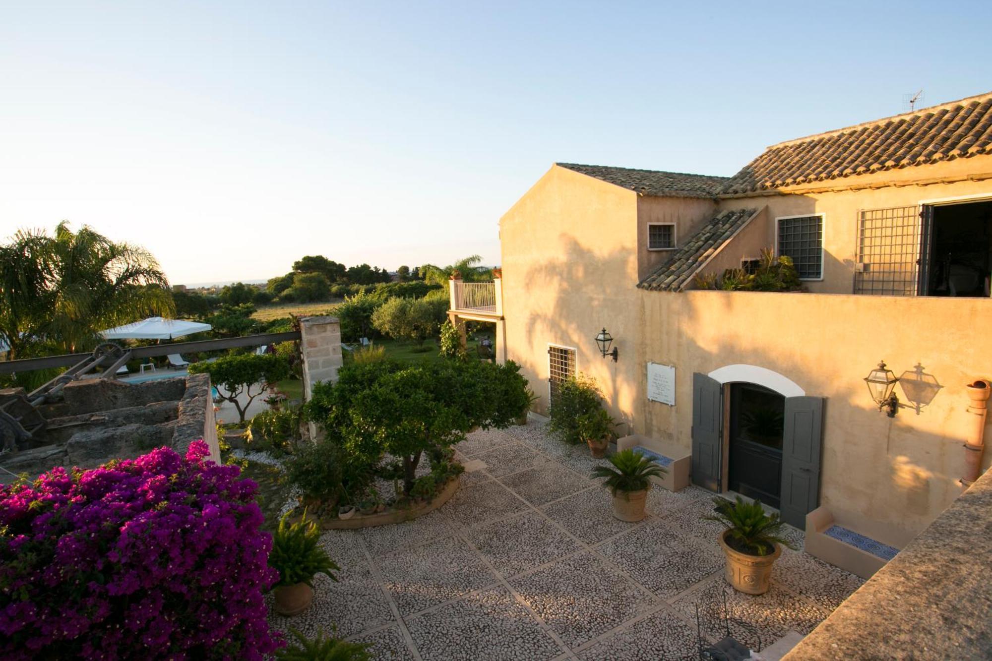 Baglio Sant'Andrea Bed & Breakfast Valderice Dış mekan fotoğraf