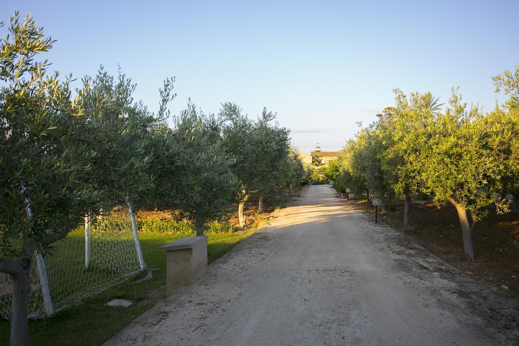 Baglio Sant'Andrea Bed & Breakfast Valderice Dış mekan fotoğraf