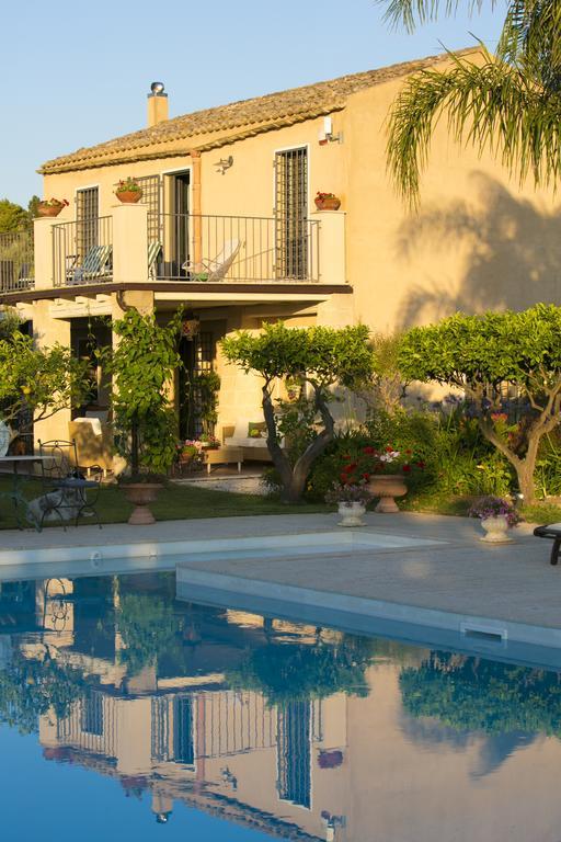 Baglio Sant'Andrea Bed & Breakfast Valderice Dış mekan fotoğraf