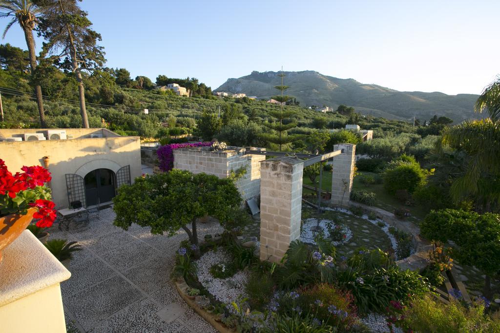 Baglio Sant'Andrea Bed & Breakfast Valderice Dış mekan fotoğraf