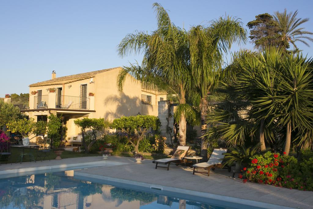 Baglio Sant'Andrea Bed & Breakfast Valderice Dış mekan fotoğraf