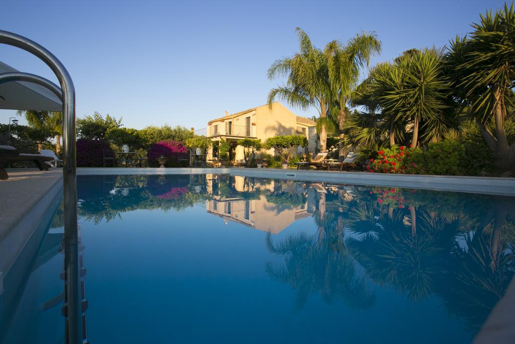 Baglio Sant'Andrea Bed & Breakfast Valderice Dış mekan fotoğraf