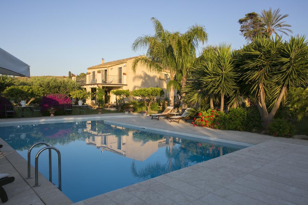 Baglio Sant'Andrea Bed & Breakfast Valderice Dış mekan fotoğraf